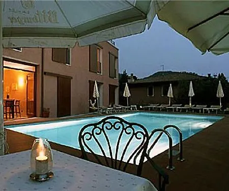 ホテル Ca' Nova ***s ガルダ