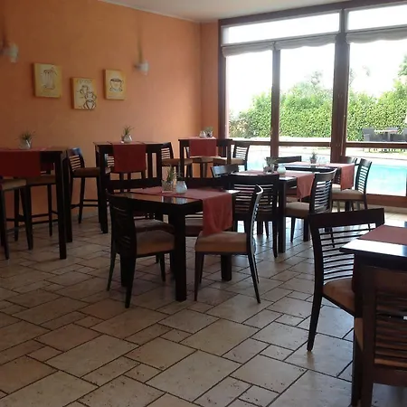 ホテル Ca' Nova ***s ガルダ