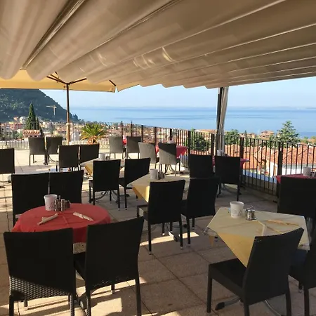 Ca' Nova ***s ホテル ガルダ