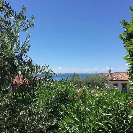 Ca' Nova ***s 3* Garda (Verona)