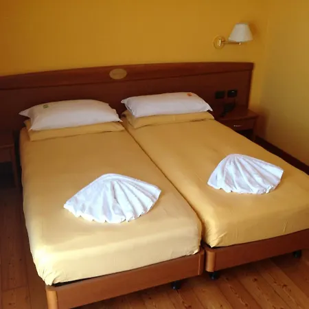 Hotel Ca' Nova ***s Garda (Verona)