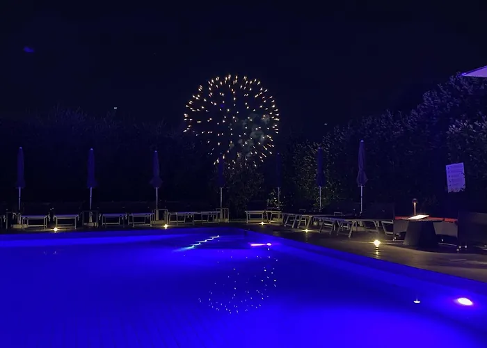 Ca' Nova ***s 3* Garda (Verona)