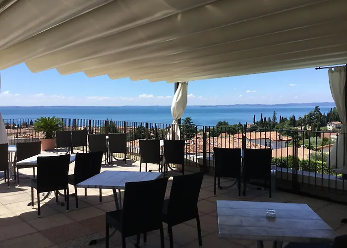 Ca' Nova ***s 3* Garda (Verona)