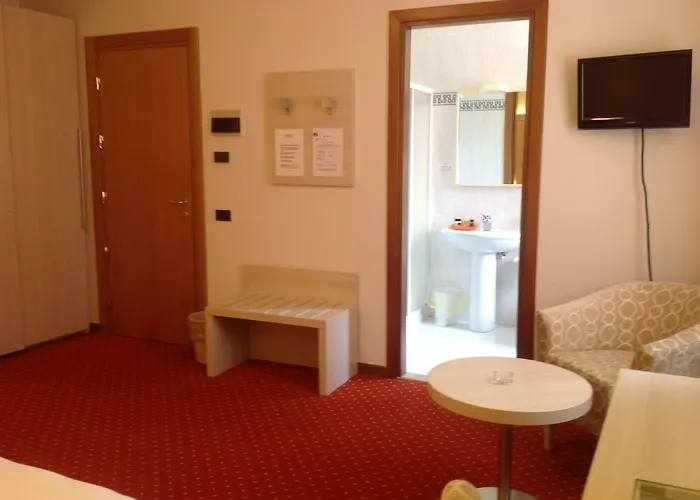 Ca' Nova ***s 3* Garda (Verona)