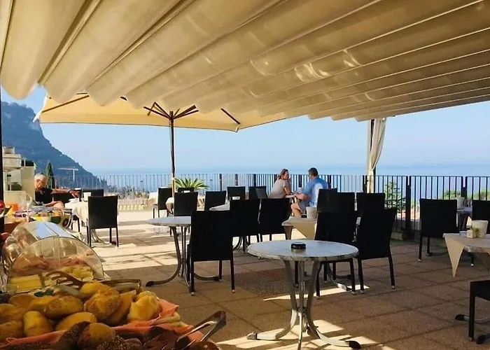 Ca' Nova ***s Hotel Garda (Verona)