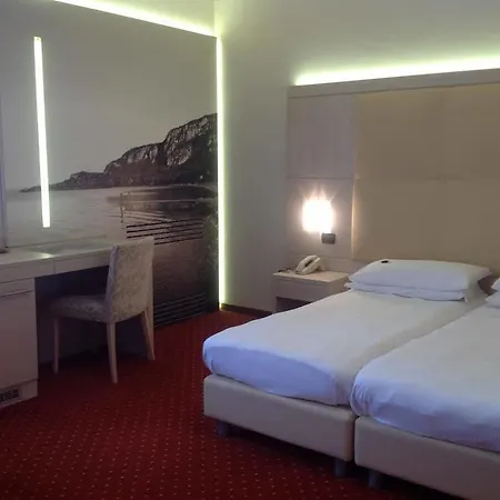 Ca' Nova ***s Hotel Garda (Verona)